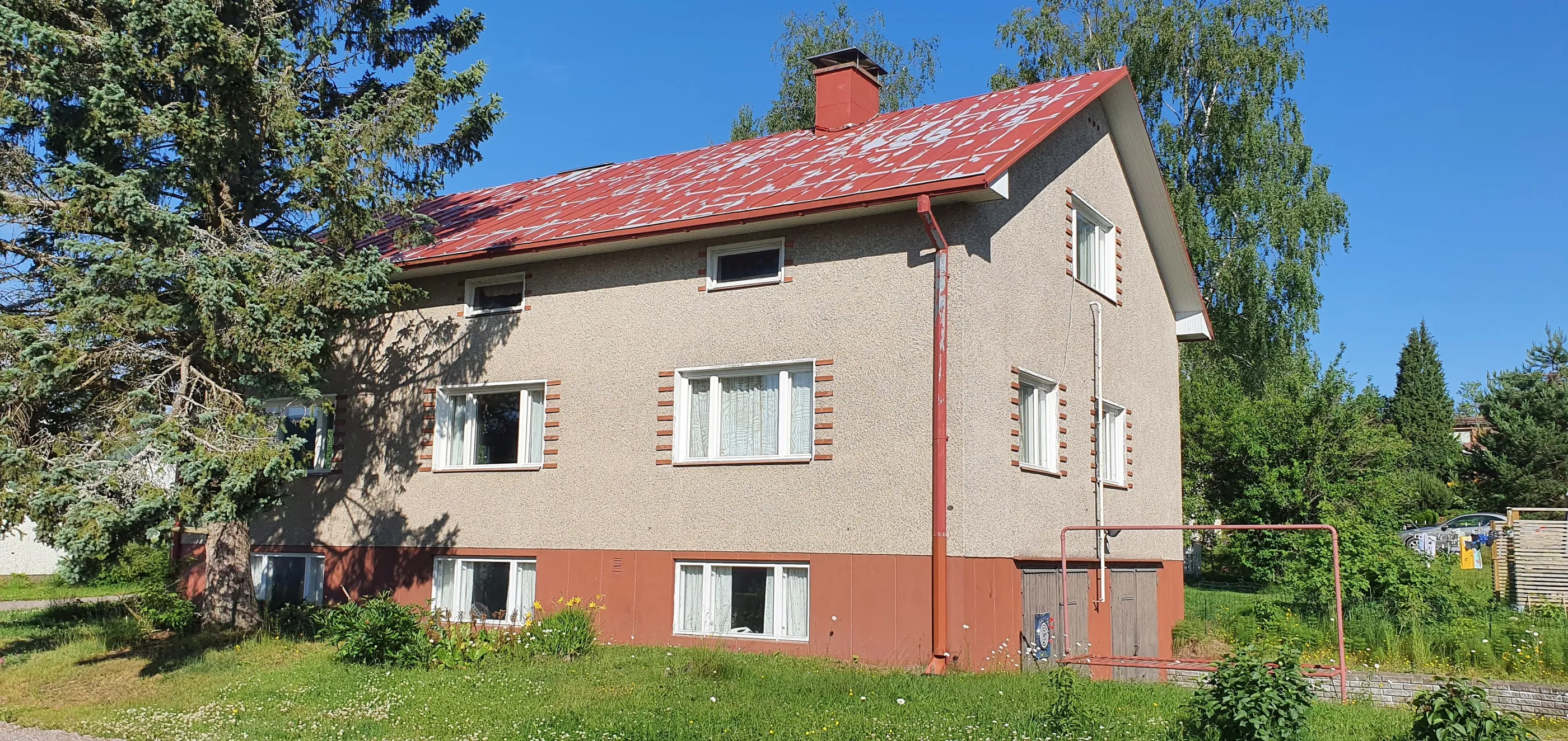 Konesaumakatto pinnoitus